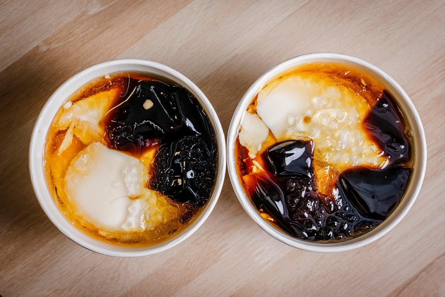 Tofu herbal pudding.