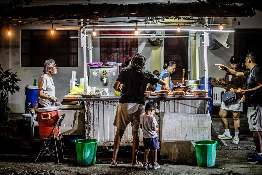 Late-night taquería.