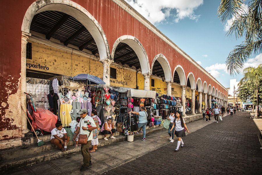Portales del mercado.