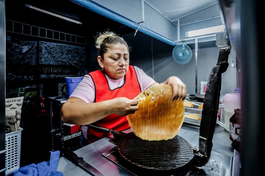 Marquesita, mid-roll.