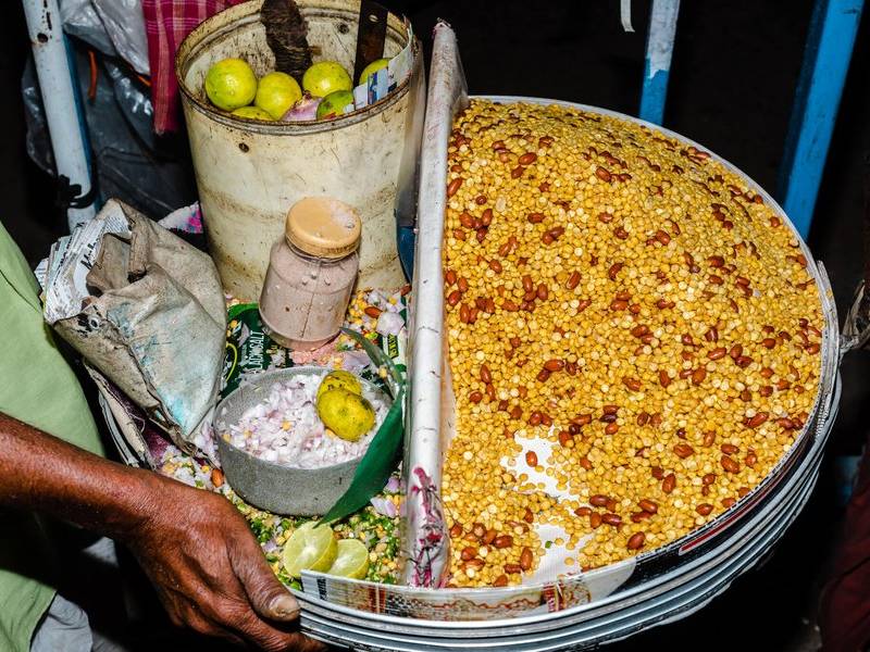 Chana and limes.