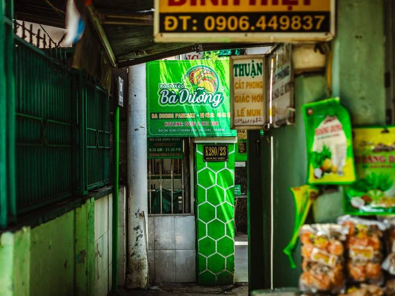 Back alley eateries.