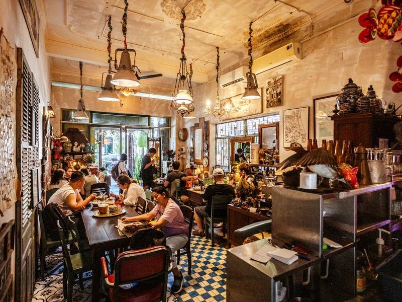 Bustling eatery.