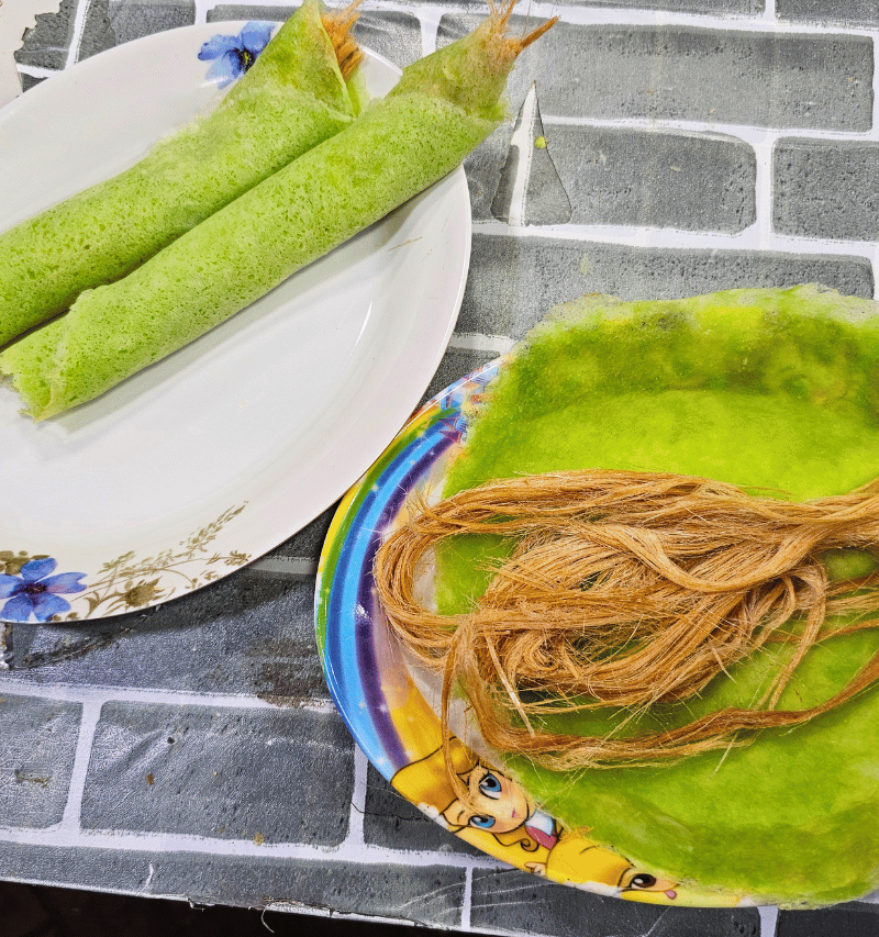 Traditional roti sai mai.