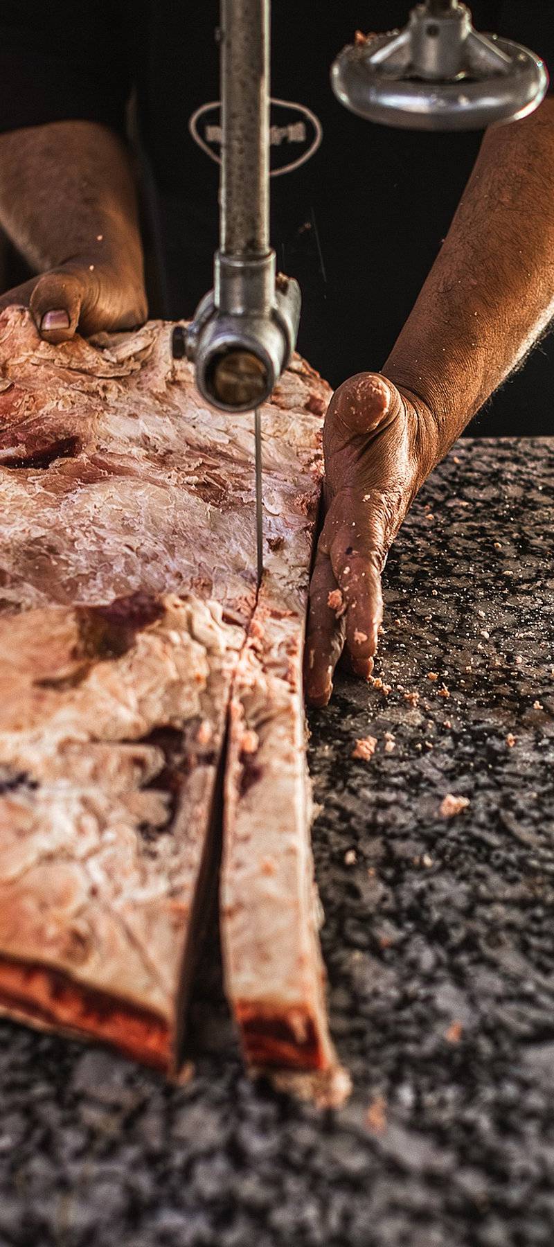 Slicing the matambre.