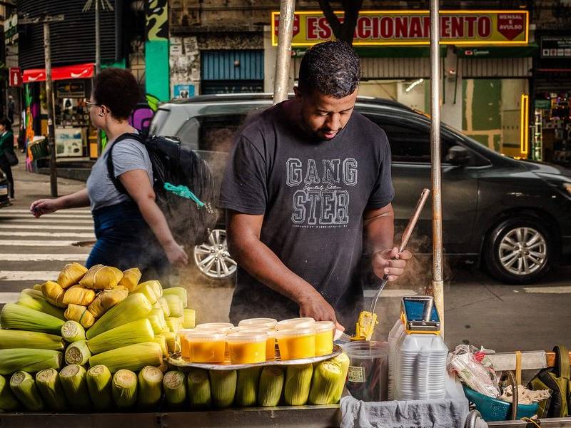 Steamed corn cart.