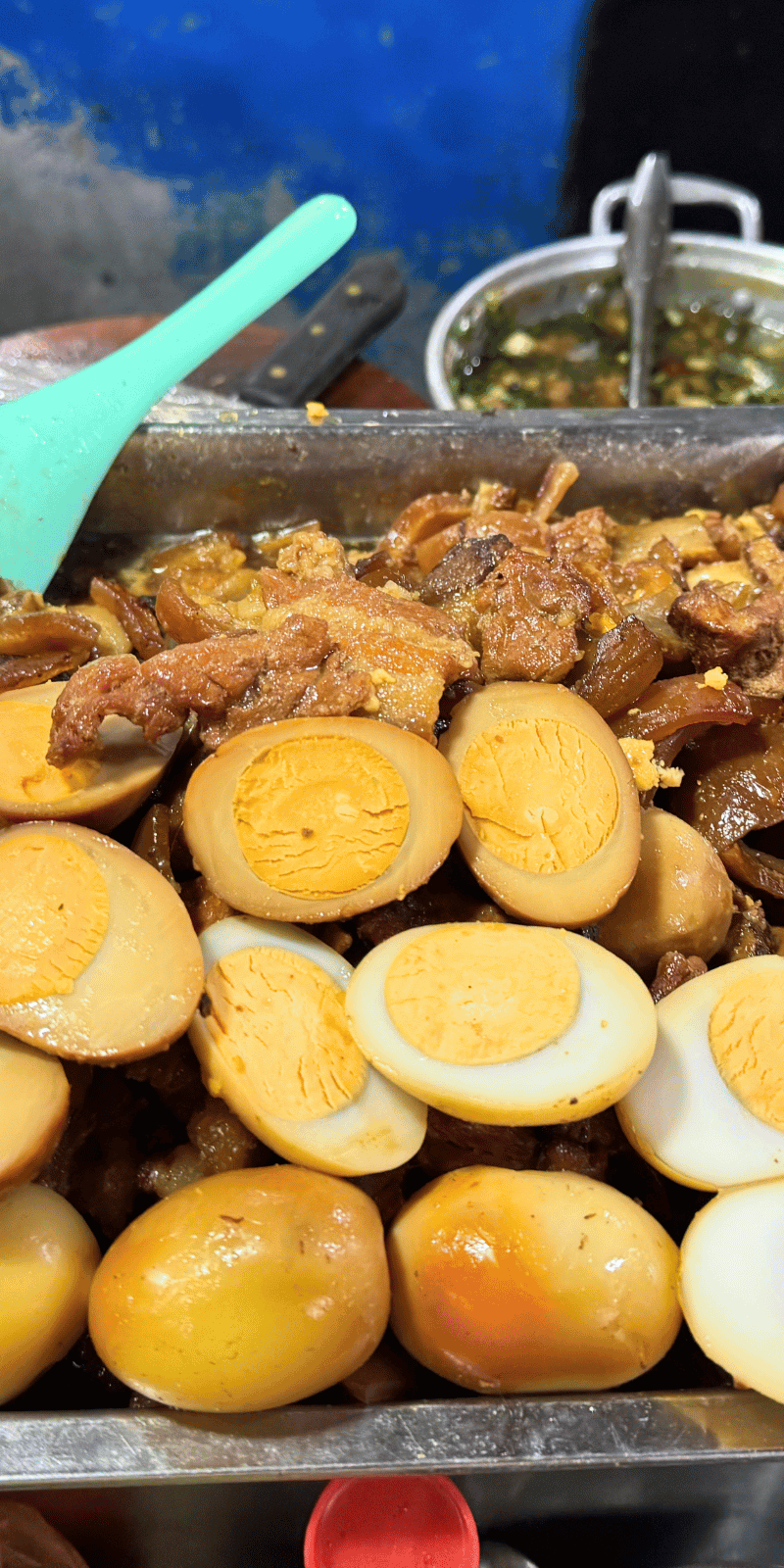 Braised eggs and pork.