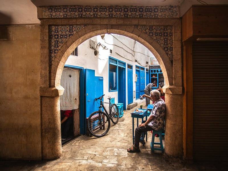 Tea under the arch.