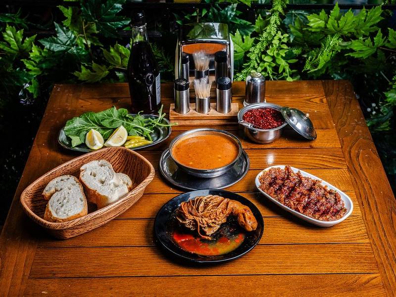 Full çorba spread.
