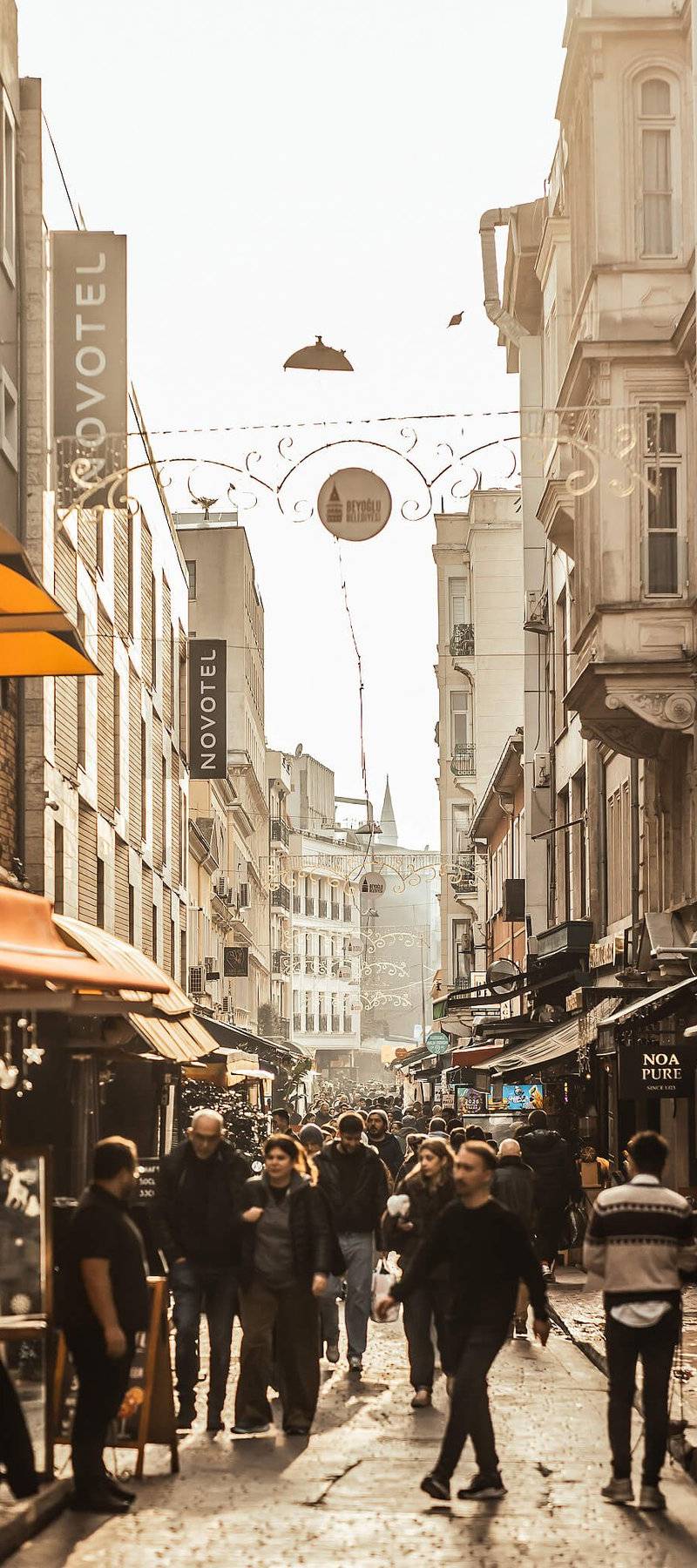 İstiklal crowd.
