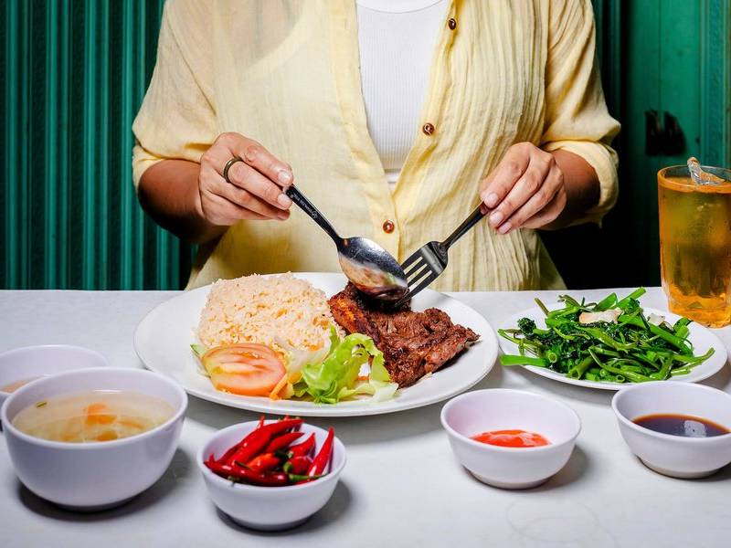 Cơm tấm lunch.