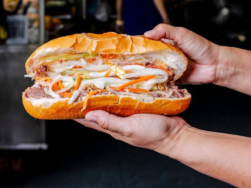 Bánh mì thịt.