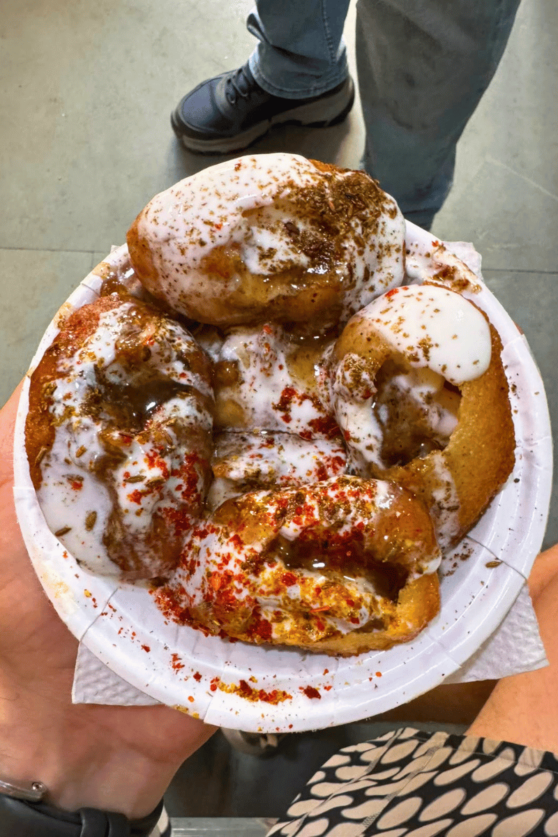 Dahi chutney patashi.