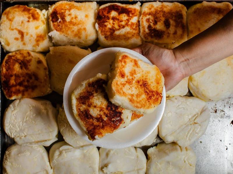 Hot cheese arepas.