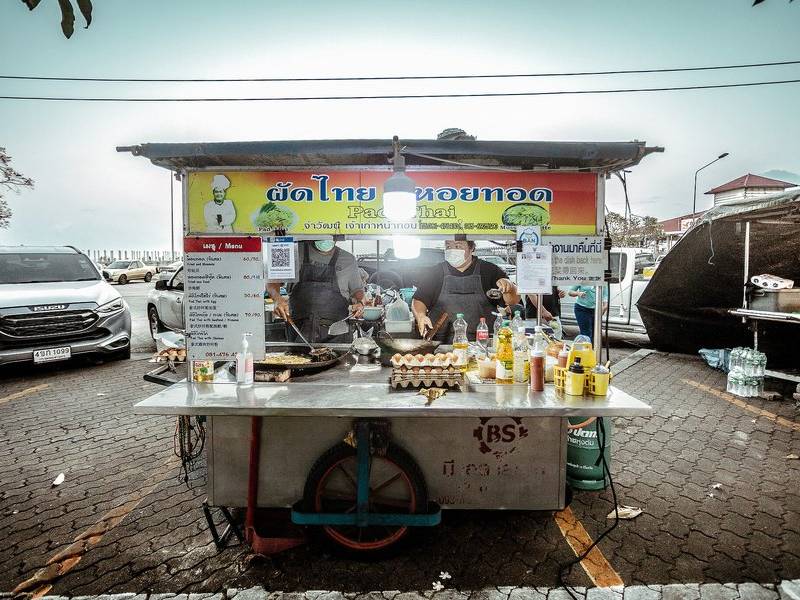 Pad thai cart.