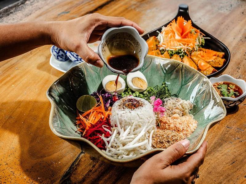 Khao yum.