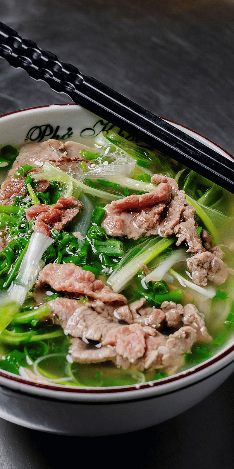 Phở tái.