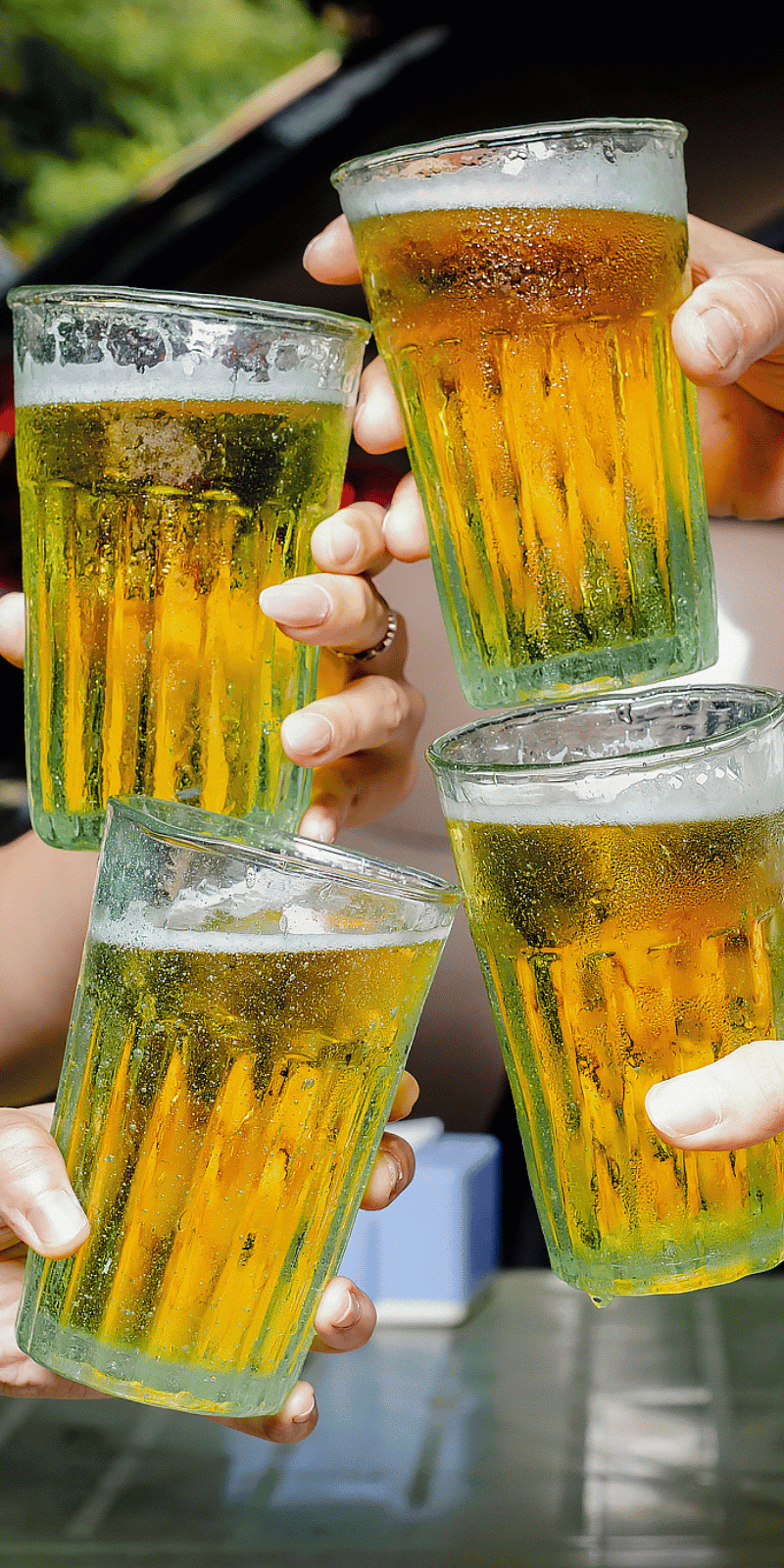 Bia hơi cheers.