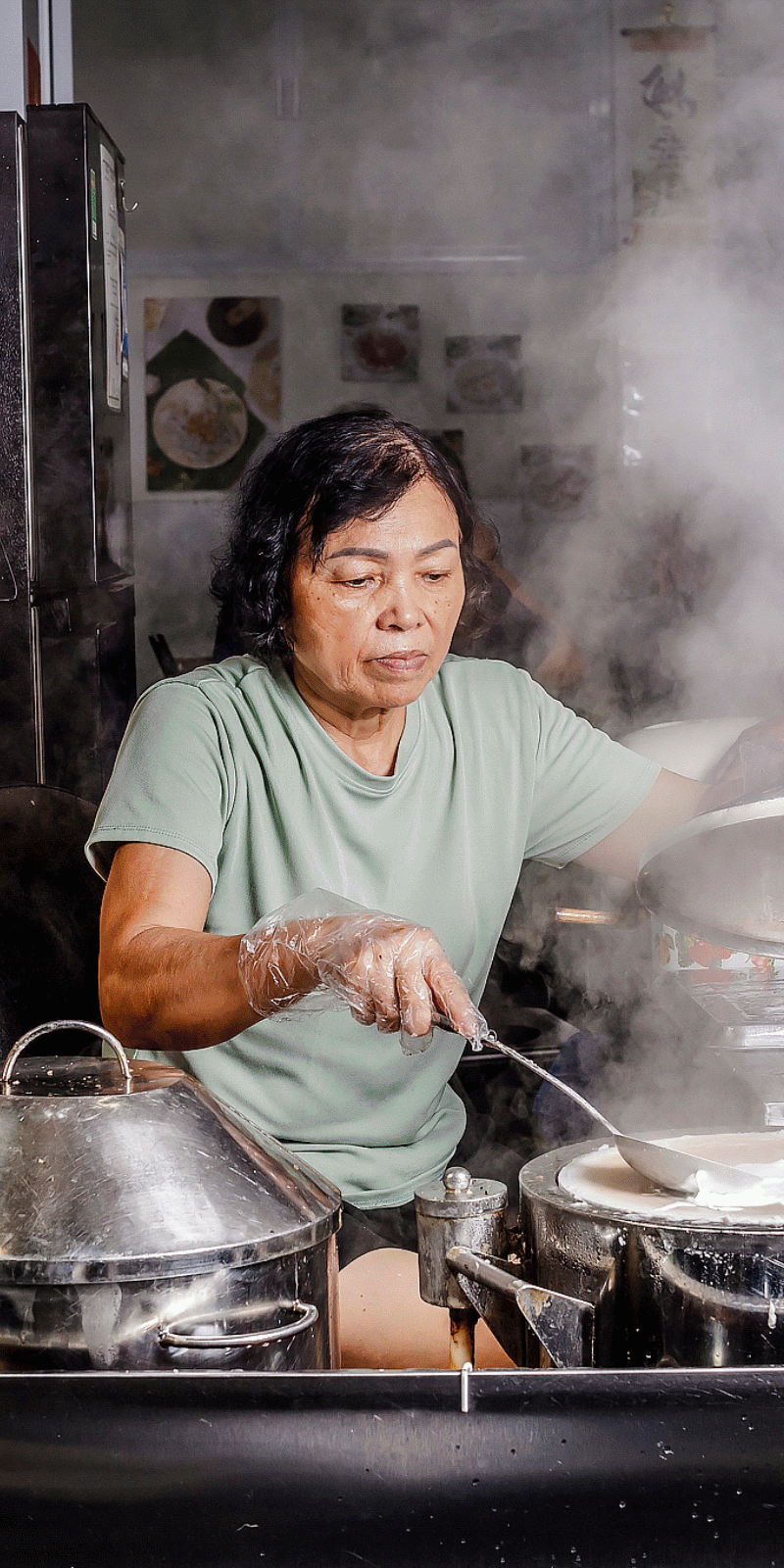 Bánh cuốn nóng.