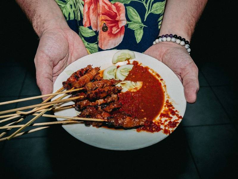 Sate babi plecing.