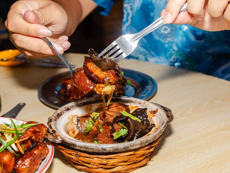 Soy sauce chicken.