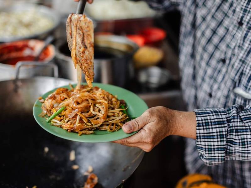 Char kway teow plate.