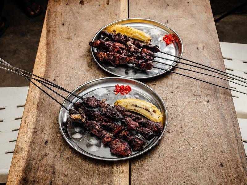 Muchomo platters.