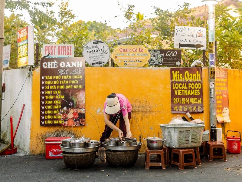 Mis. Oanh's stall.