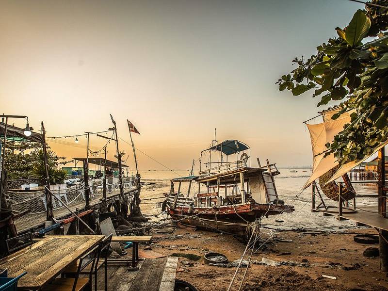 Naklua fishing pier.
