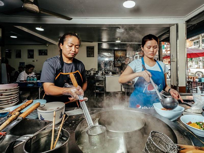 Kuay teow crew.