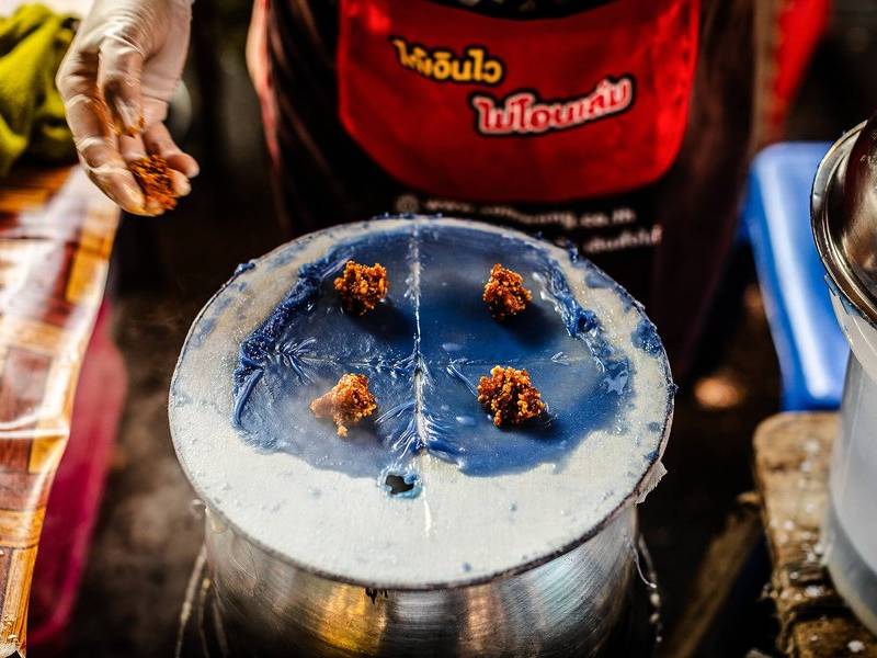 Khao kriab pak moh.