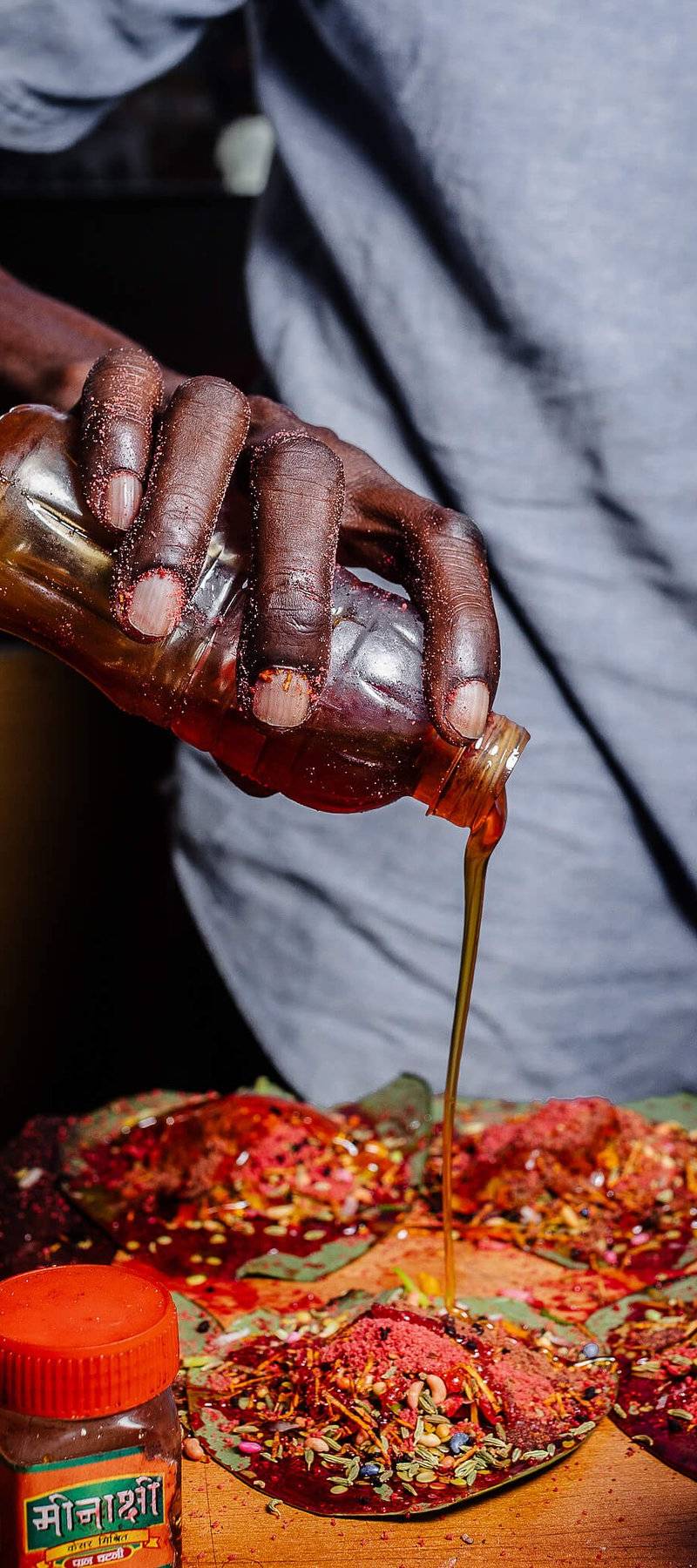 Preparing paan.