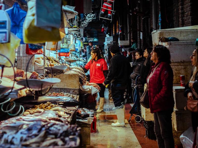 Mercado Central alley.