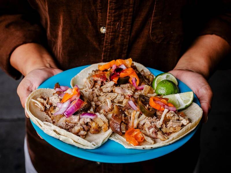 Tacos de carnitas.