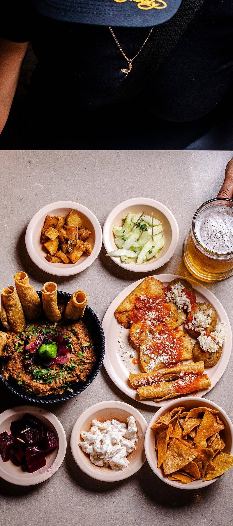 Botana spread with beer.