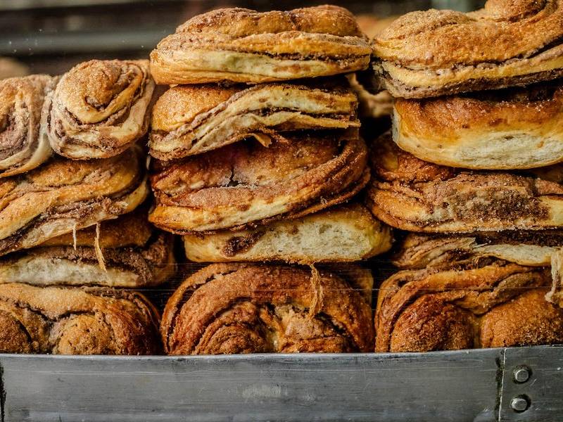 Hojaldras stacked.