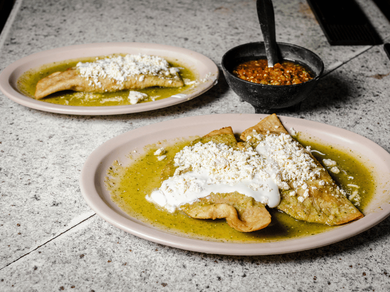 Quesadilla frita de flor de calabaz.
