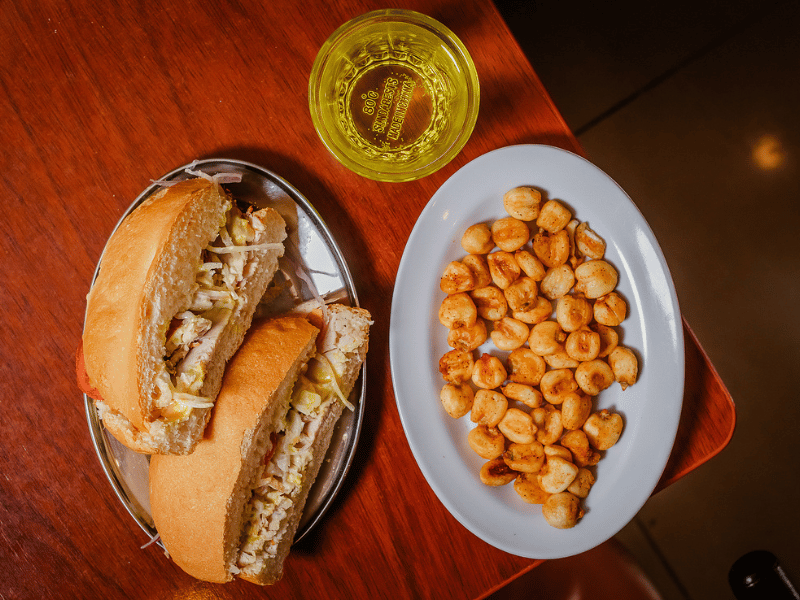 Butifarra and corn.