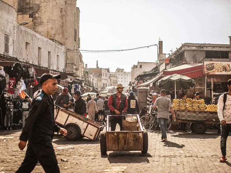 Market workers on the move.