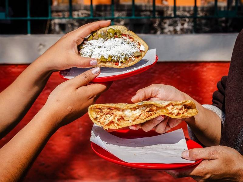 Cemita & tinga.